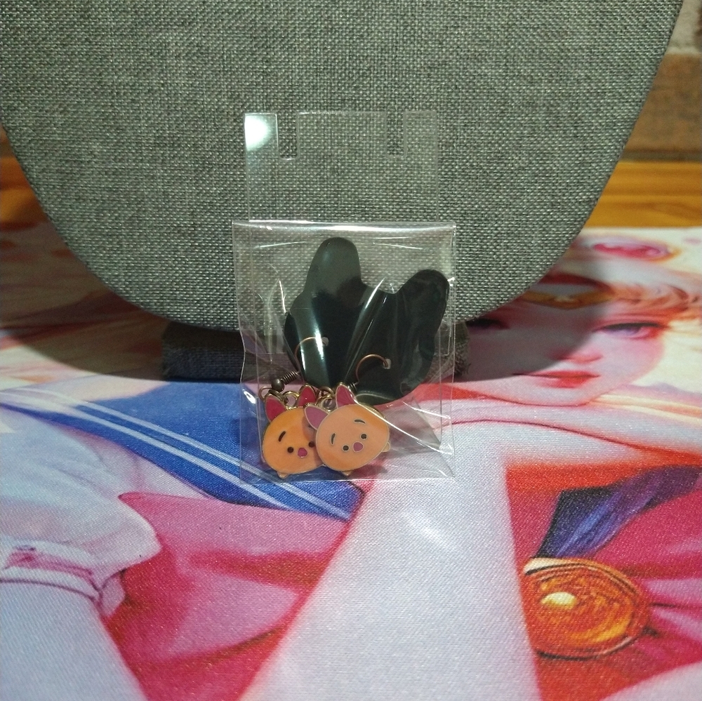 Hand Crafted Cute Piglet Earrings - Gold and Pink - Picture 8 of 8